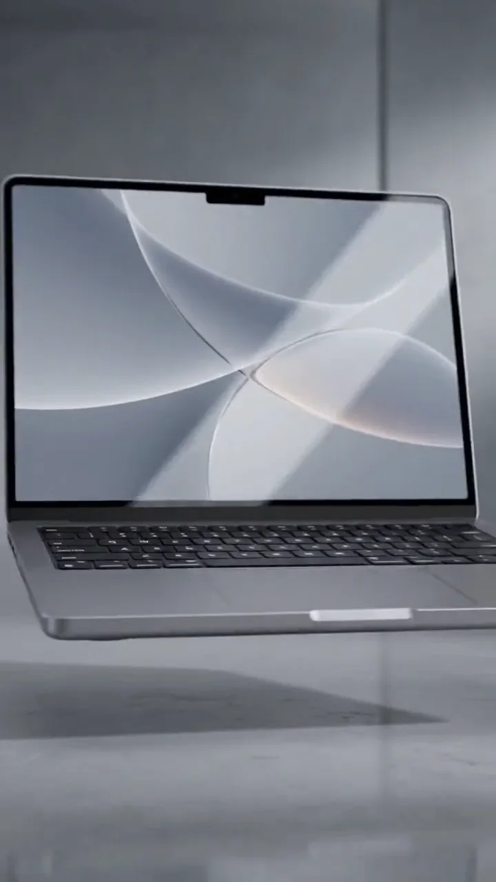 Standbild aus dem fertigen Flow-Clip: das MacBook Pro ist vollständig montiert und steht als Hero-Shot in der Studiobühne
